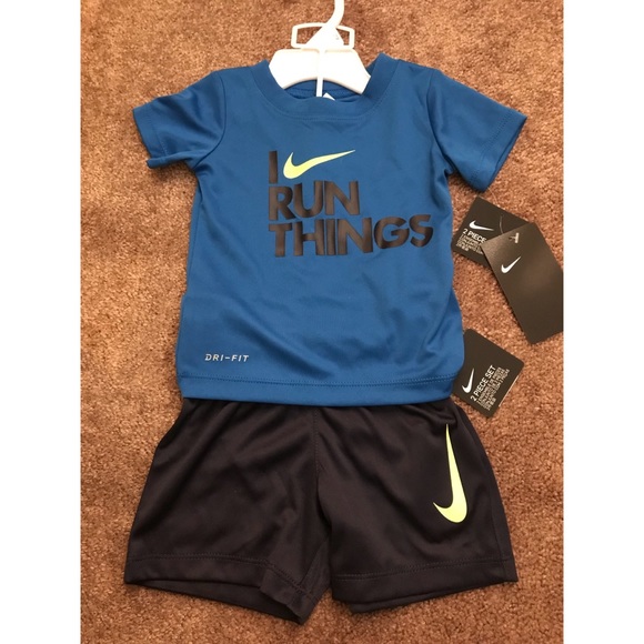 New Nike kids 2pc Dri-Fit for boys! Size 12 Months